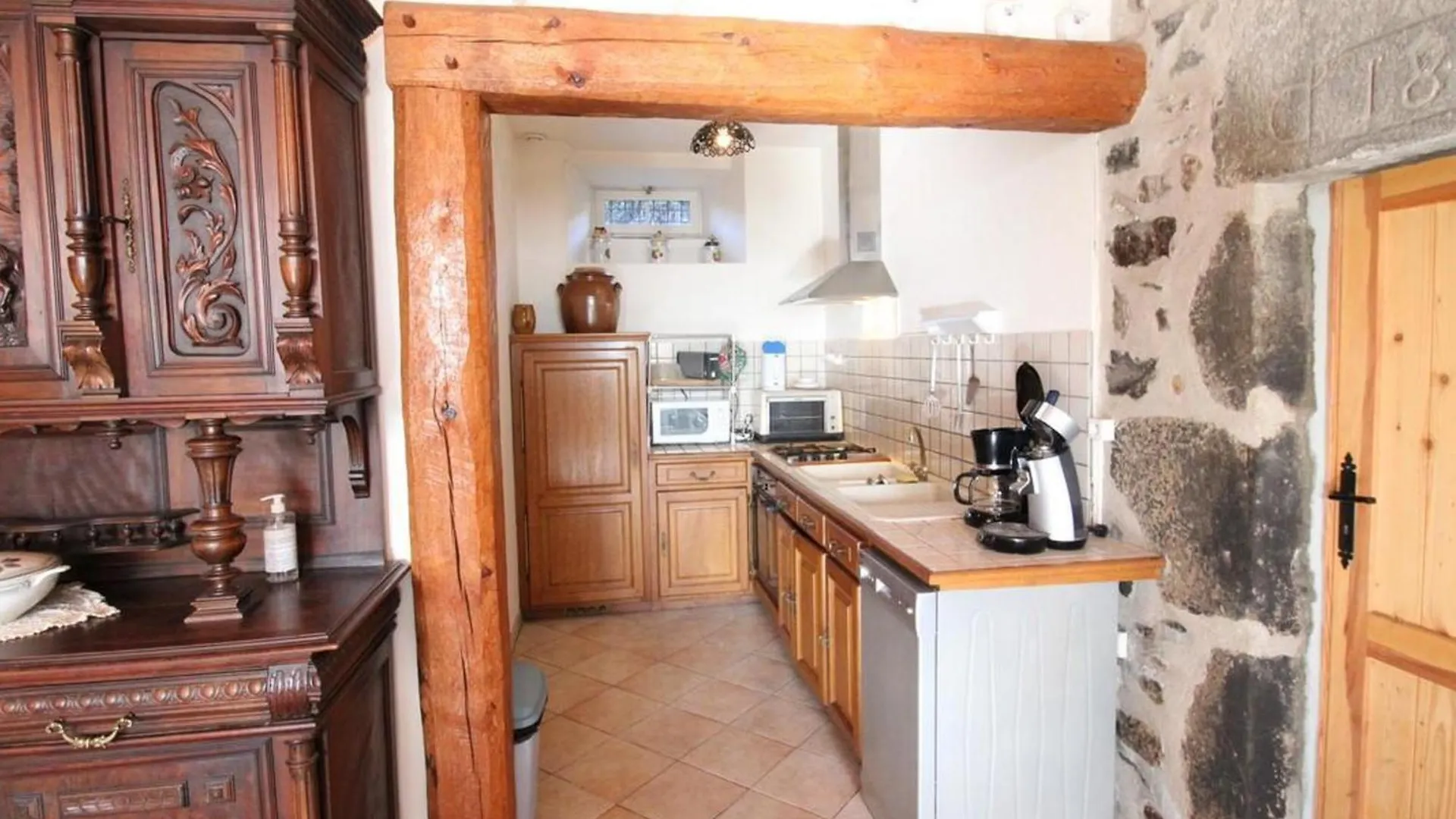 Charmant Gite A 1080M D'Altitude Avec Cheminee Et Jardin, Proche Des Monts Du Cantal Et Super-Lioran - Fr-1-742-529 Talizat France